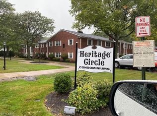 2784 Pease Dr APT 203N, Rocky River, OH 44116