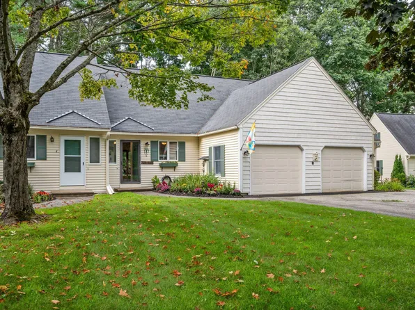 6 Chickadee Lane #6, Kennebunk, ME 04043