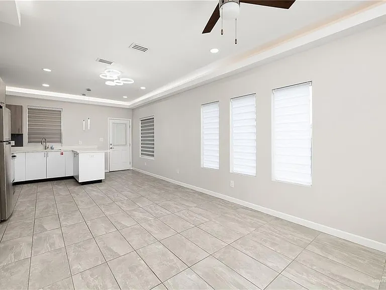 3802 N Robin Ave #3 — Photo 4