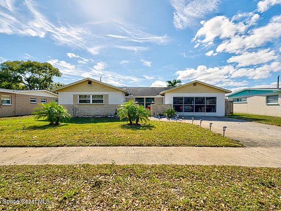 2nd image of 987 Sarazen Dr