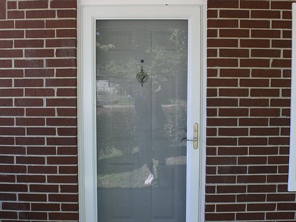 3rd image of 109 E Canary Dr