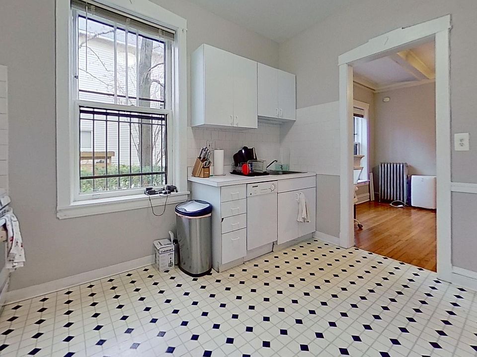 1st image of 2840 N Mildred Ave #1