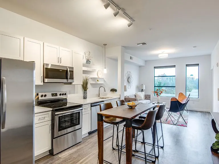 1900 12th Ave S #416 — Photo 5