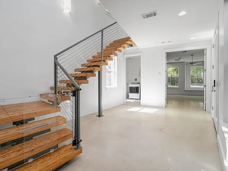 307 W Annie St — Photo 15