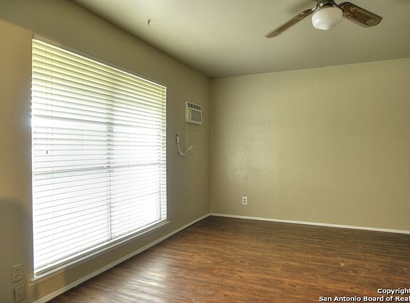 5th image of 8226 Windlake St