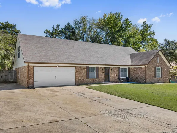 2974 Darolyn St, Bartlett, TN 38134