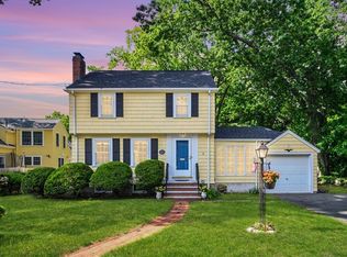 16 Glendower Rd, Melrose, MA 02176