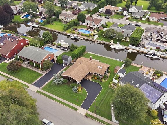 3rd image of 35 Fleets Point Drive