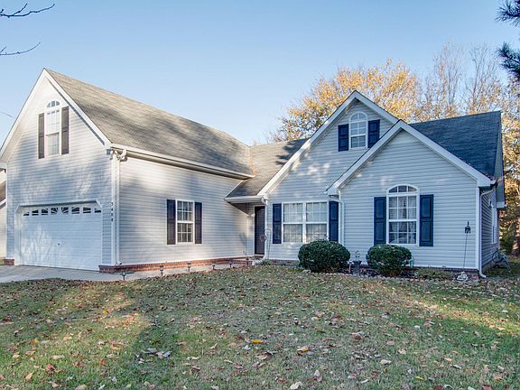 3rd image of 3408 Hardwood Dr