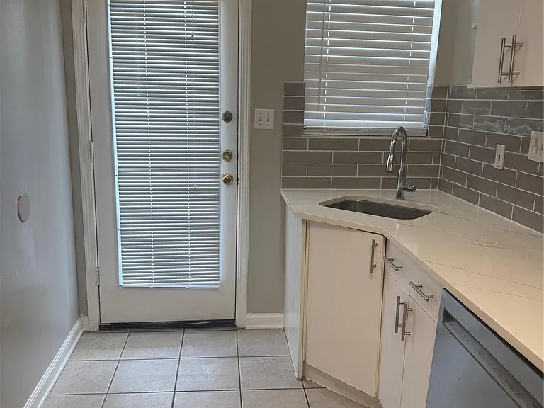 4007 Bute St #4 — Photo 16