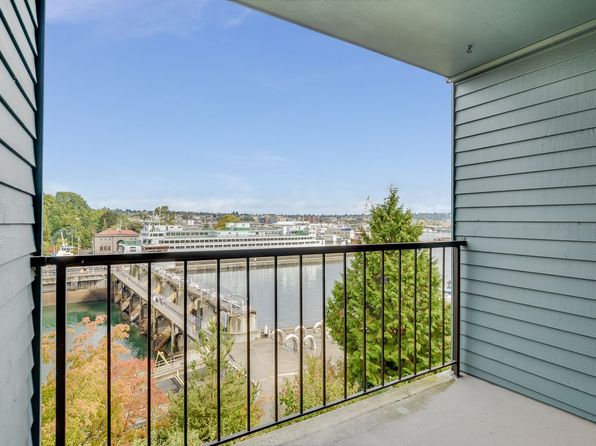 3200 W Commodore Way APT 304