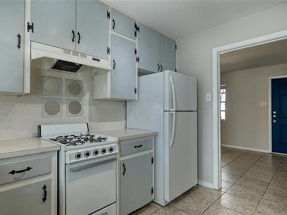 5th image of 4603 Avenue G #A