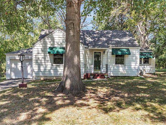 4th image of 5248 Edith Ave
