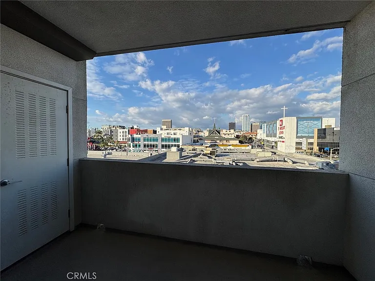 1025 S Berendo St #404 — Photo 13