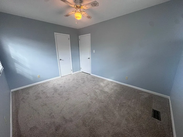 908 Rochester Dr — Photo 18