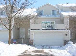959 Santa Vera Dr, Chanhassen, MN 55317