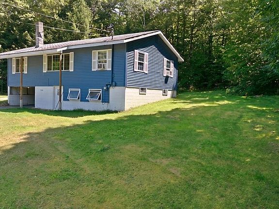 4th image of 558 Roxbury Road