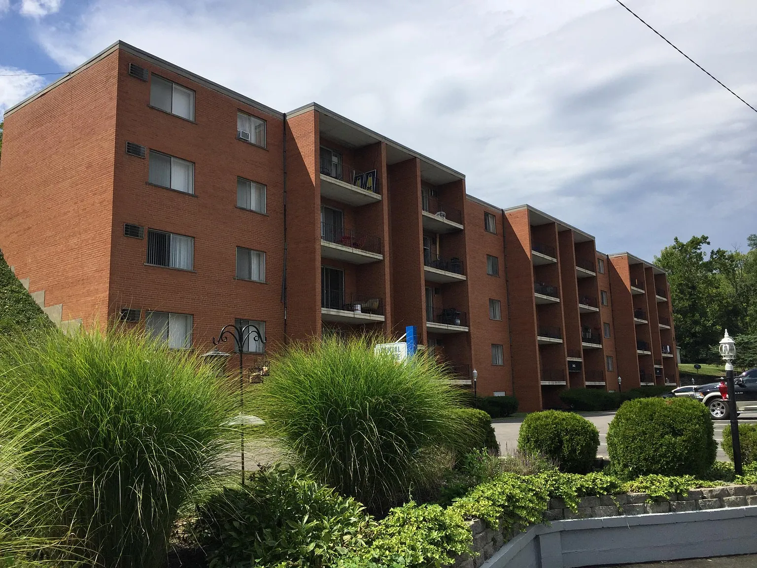 Grandin Bridge Apartments — Photo 4