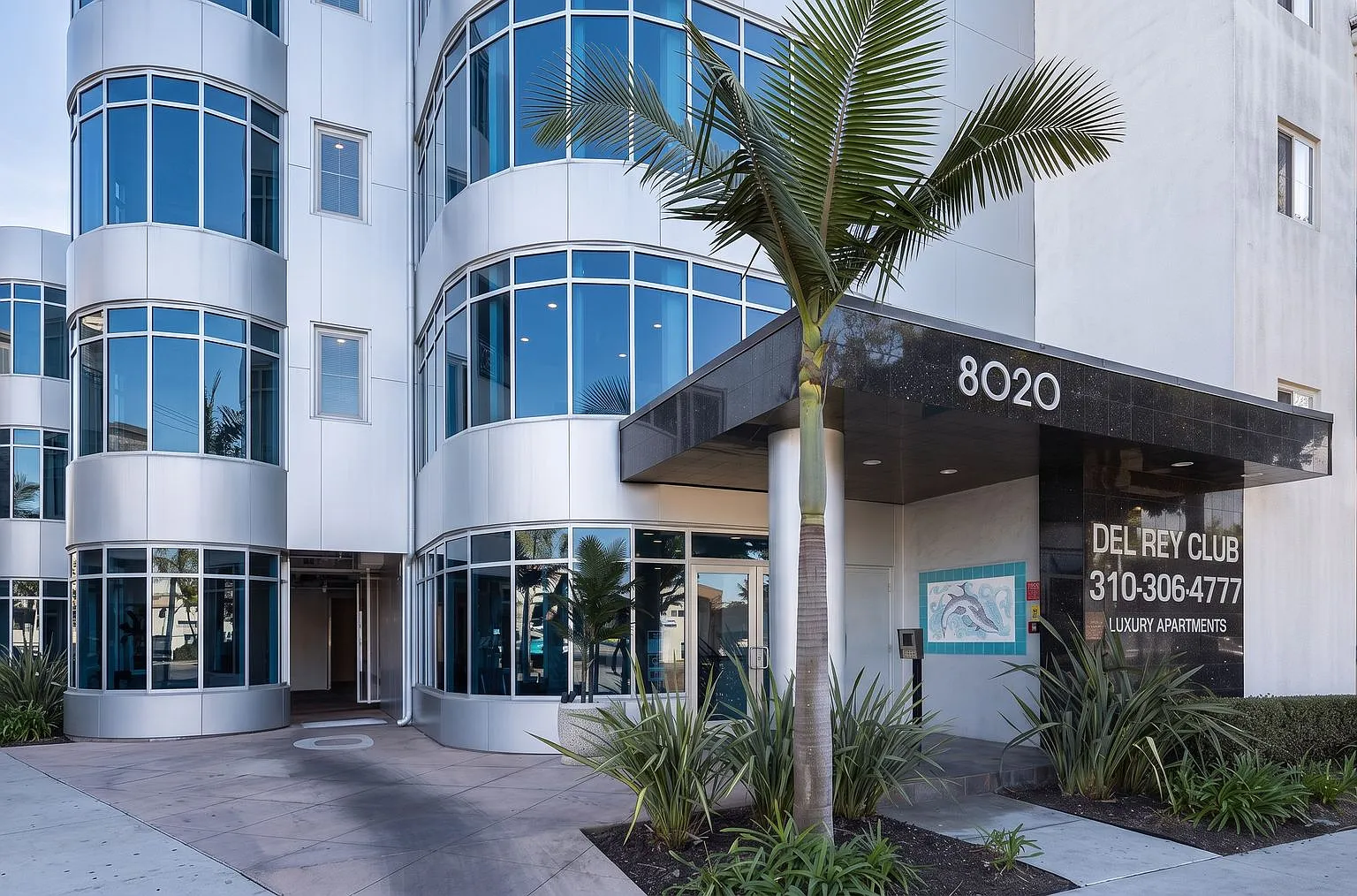Del Rey Club — Photo 4
