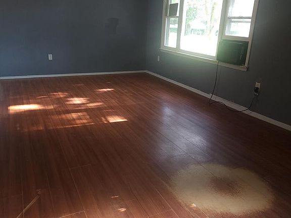 2nd image of 10891 Mahlon Price Rd