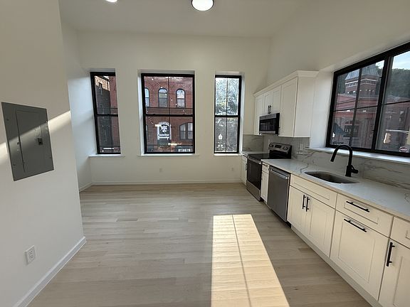 2nd image of 59-61 Broadway #11422786