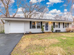 901 Danton Ct, Ballwin, MO