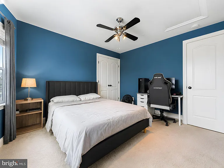 23017 Holloway Ct — Photo 48