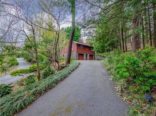 33 Nichols Hill Dr, Asheville, NC 28804