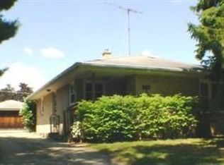 1932 Walnut St, Waukegan, IL 60087