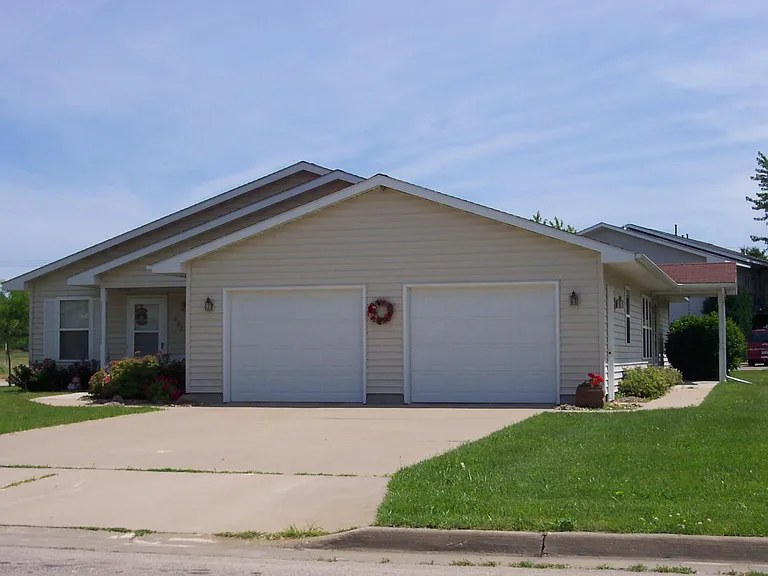 608 Mary Kay Ave — Photo 4