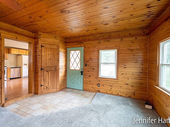 2nd image of 5501 Egner St NE