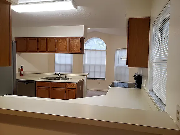 1517 Vernon Ct — Photo 14