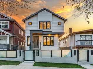 5461 Rhodes St #1, Vancouver, BC V5R3P1