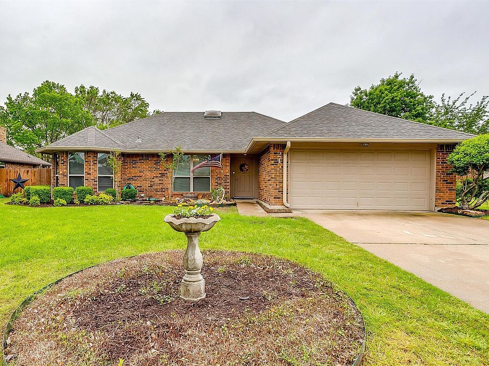 1st image of 21 Chimney Rock Dr