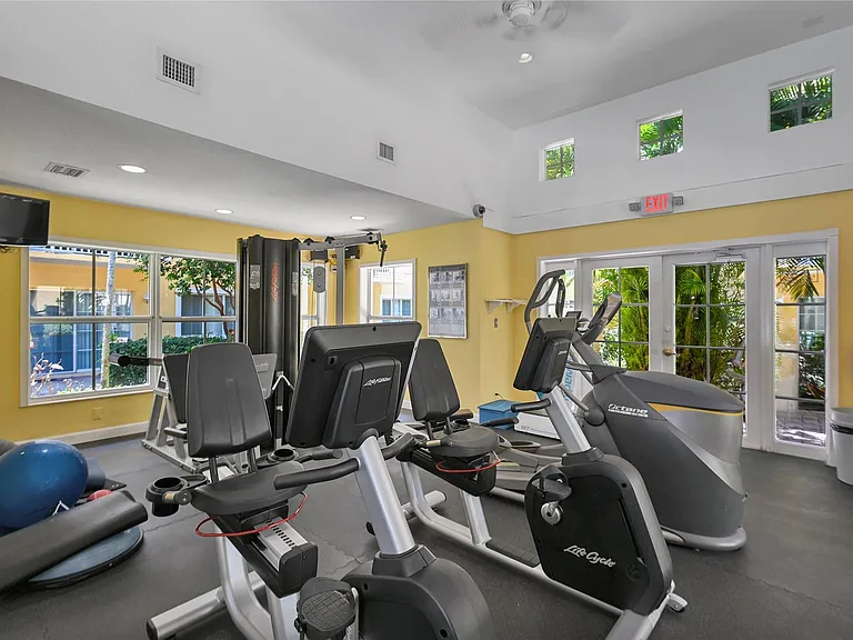 1515 E Broward Blvd #126 — Photo 31