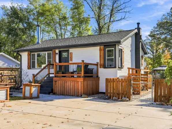 W1353 Chestnut ROAD, Genoa City, WI 53128