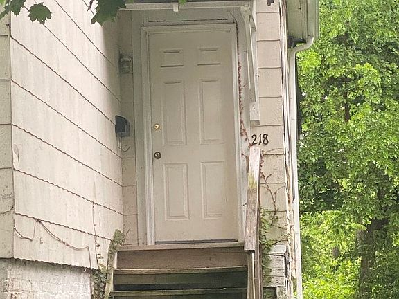 2nd image of 218 Tinkler St