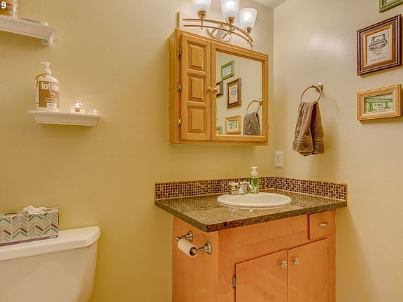 3rd image of 2812 NE 78th Ave
