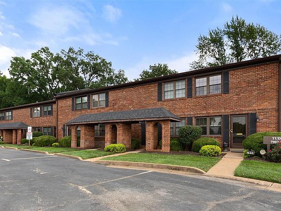 3rd image of 7912 Royal Arms Ct