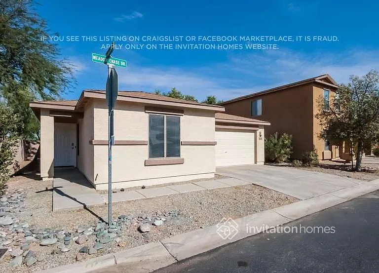 2282 E Meadow Chase Dr — Photo 3