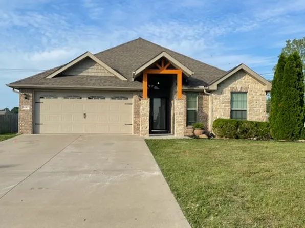 1612 Estella Way, Webb City, MO 64870