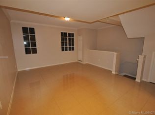 2845 NE 185th St APT 906, Aventura, FL