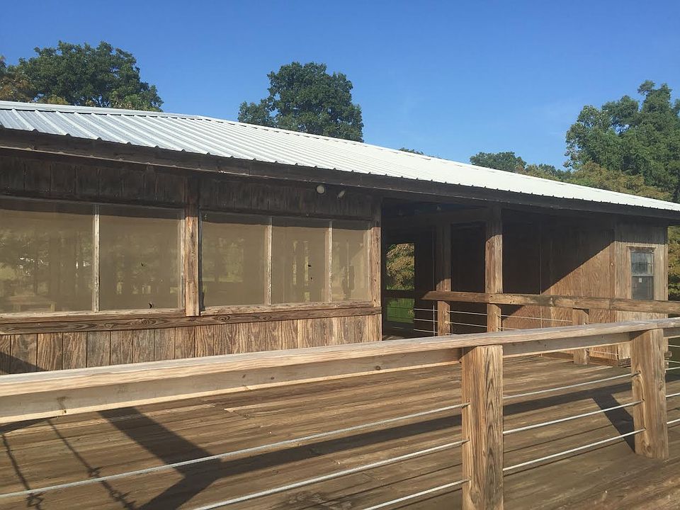 2nd image of 1200 Lakehall Rd