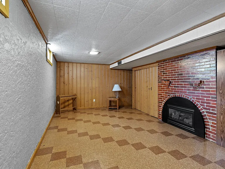1109 3rd St NW — Photo 34