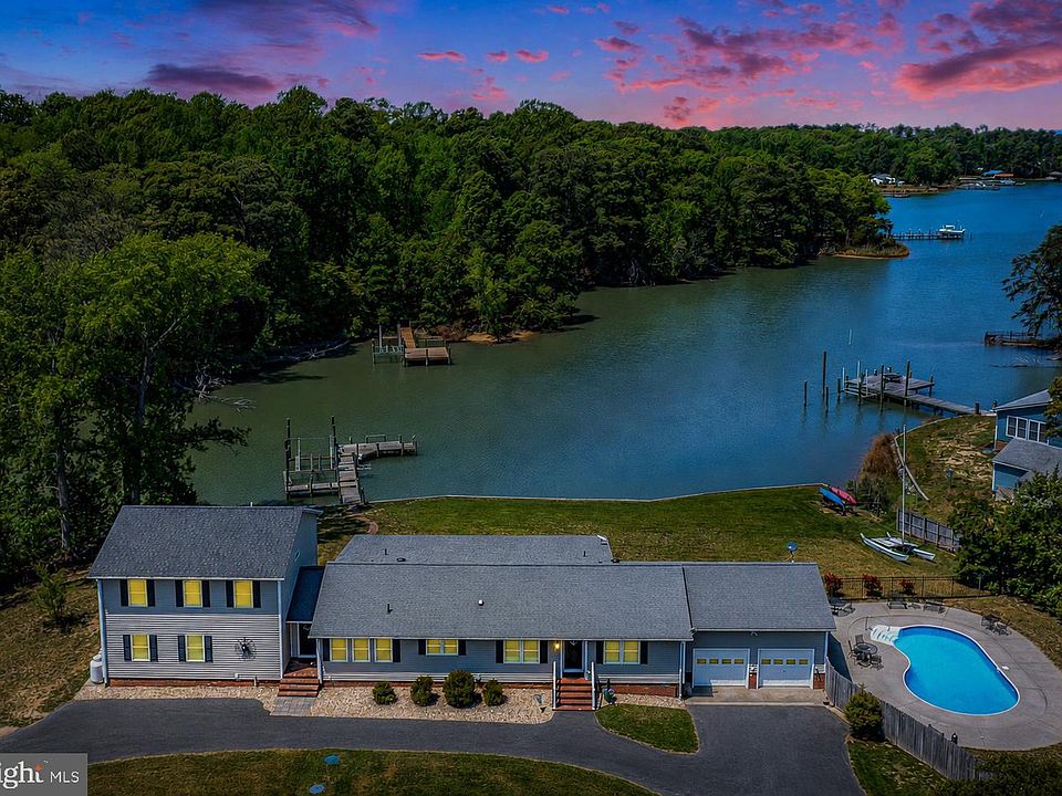 1st image of 415 Clarke Ln