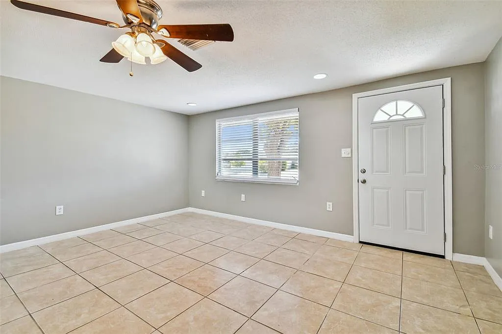 2 bed, 1002 sqft, $1,850 — Photo 4