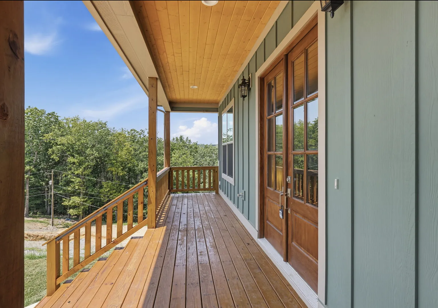 Fully Furnished Ranch-Style Rental 3 Bedroom 2.5 Bath — Photo 2