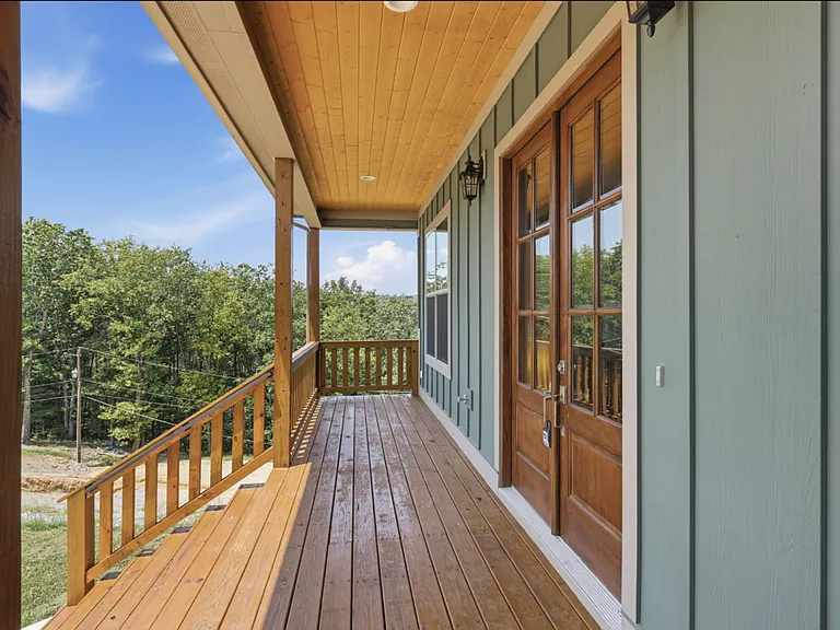 3556 Cottonwood Ln — Photo 2