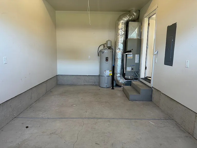 2521 Justine Ln — Photo 13