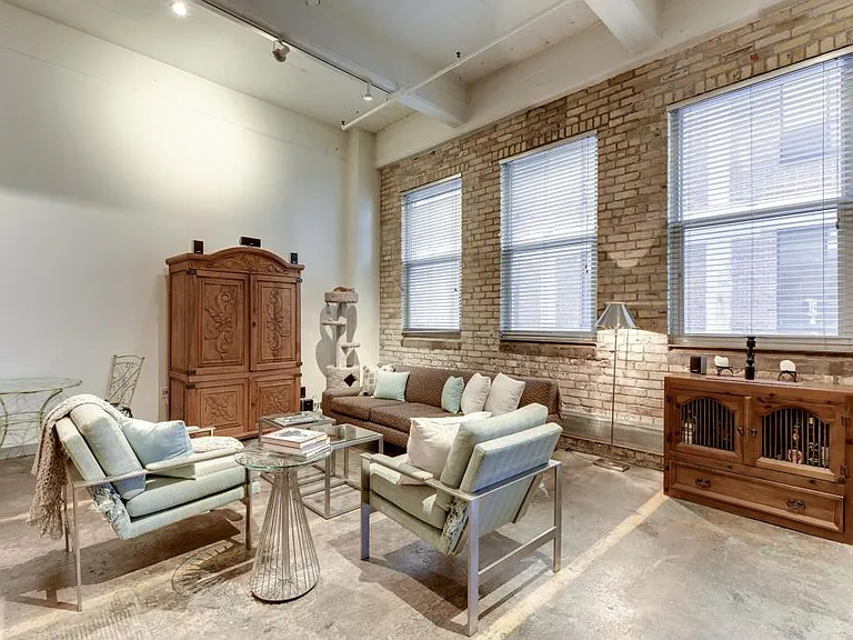 700 Washington Ave N #208 — Photo 3